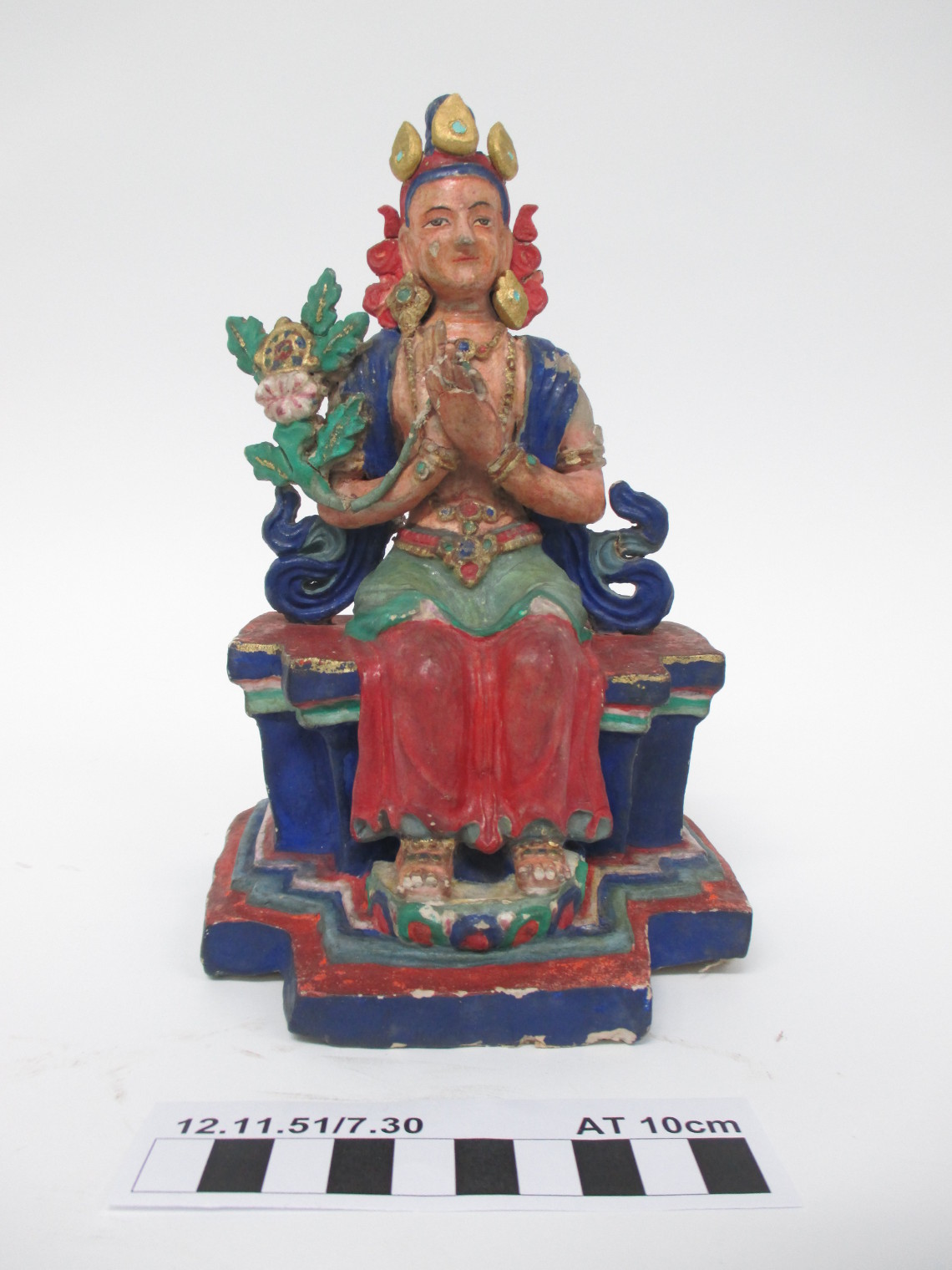 Figure under white light